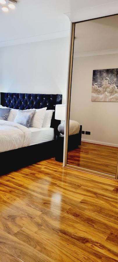 Double King Suite, Canary Wharf Waterfront Лондон Экстерьер фото