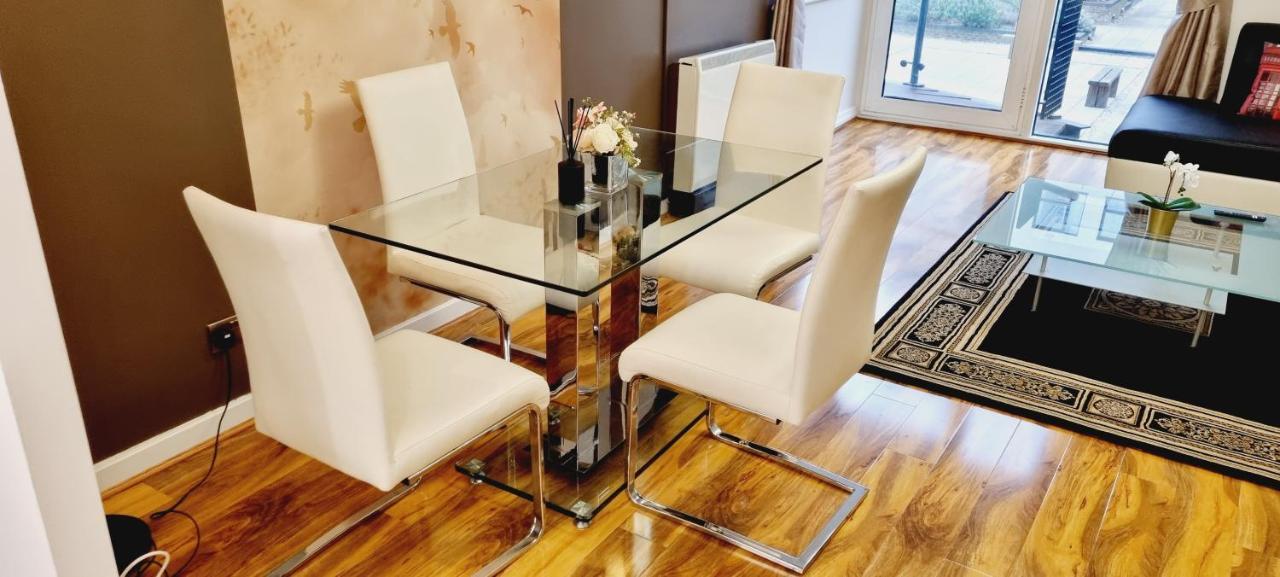 Double King Suite, Canary Wharf Waterfront Лондон Экстерьер фото